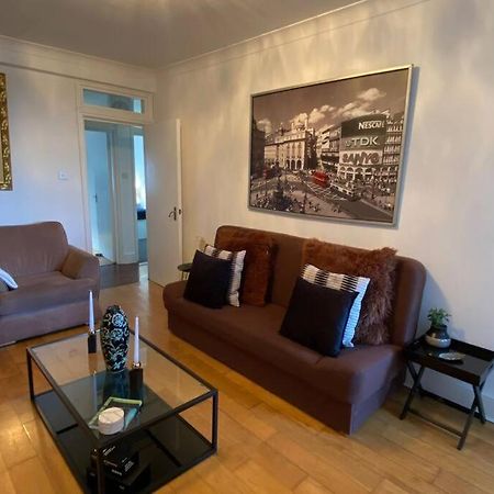 2 Bedroom Flat In Camberwell Green - Central Location With Excellent Connections To Tourist Attractions And Main London Airports Exteriör bild