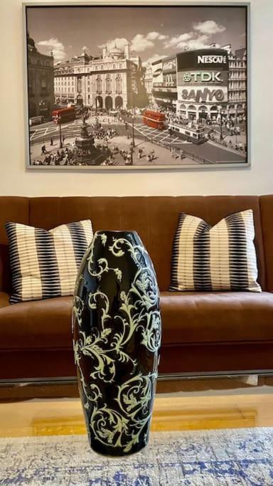 2 Bedroom Flat In Camberwell Green - Central Location With Excellent Connections To Tourist Attractions And Main London Airports Exteriör bild