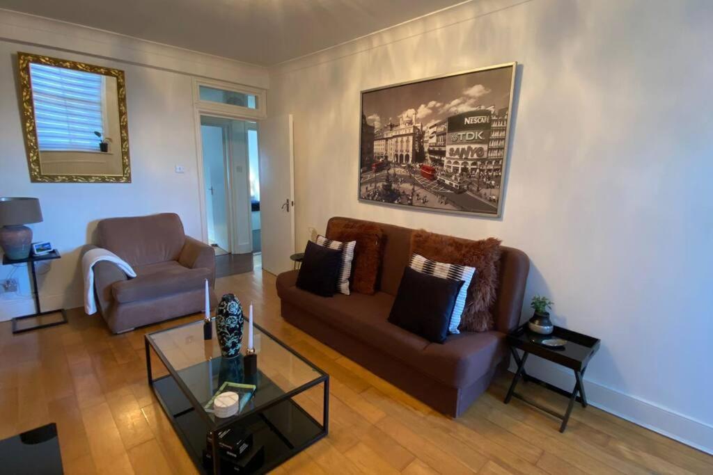 2 Bedroom Flat In Camberwell Green - Central Location With Excellent Connections To Tourist Attractions And Main London Airports Exteriör bild