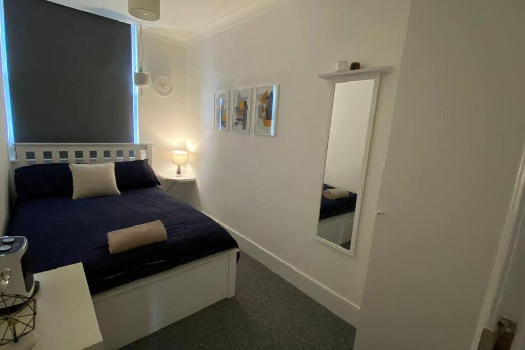 2 Bedroom Flat In Camberwell Green - Central Location With Excellent Connections To Tourist Attractions And Main London Airports Exteriör bild