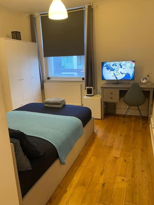 2 Bedroom Flat In Camberwell Green - Central Location With Excellent Connections To Tourist Attractions And Main London Airports Exteriör bild